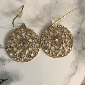 FRANCESCA'S | GOLD DROP EARRINGS